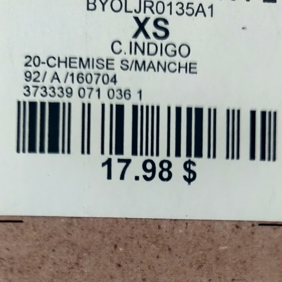 NWT - sleeveless shirt - Picture 7 of 9